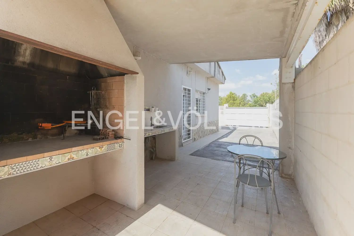3 bedroom Villa for rent in Olocau with pool garage - € 1,850 (Ref: 9898114)
