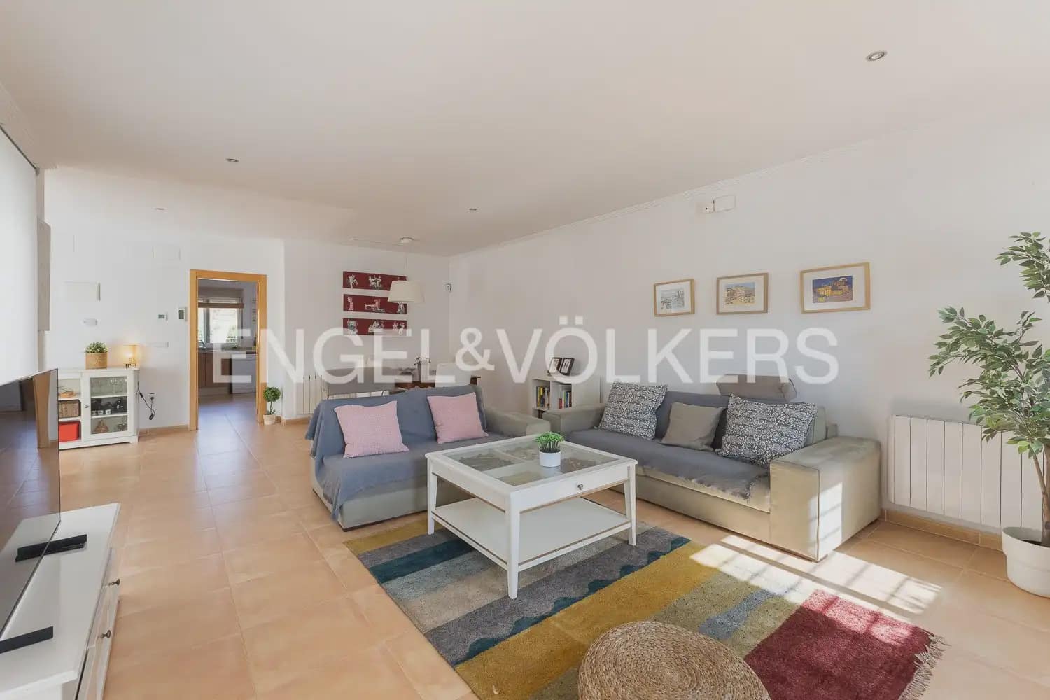 3 bedroom Villa for rent in Olocau with pool garage - € 1,850 (Ref: 9898114)