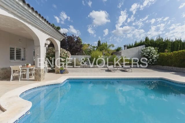 3 bedroom Villa for rent in Olocau with pool garage - € 1,850 (Ref: 9898114)