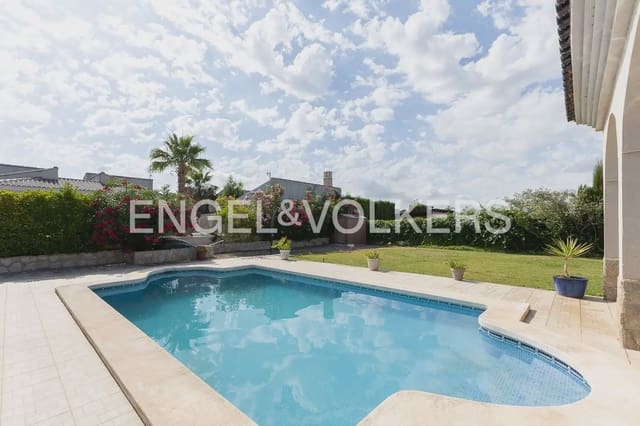 3 bedroom Villa for rent in Olocau with pool garage - € 1,850 (Ref: 9898114)