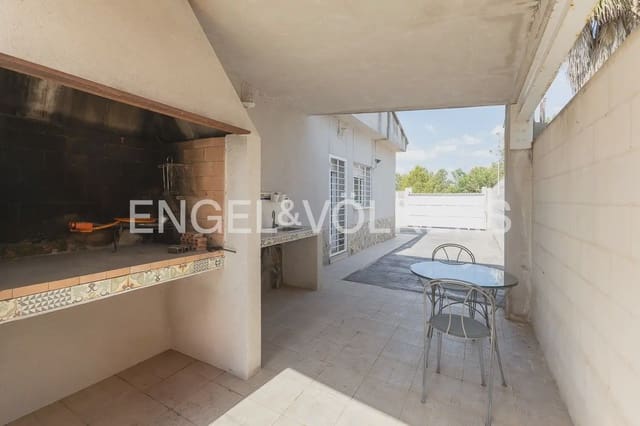 3 bedroom Villa for rent in Olocau with pool garage - € 1,850 (Ref: 9898114)