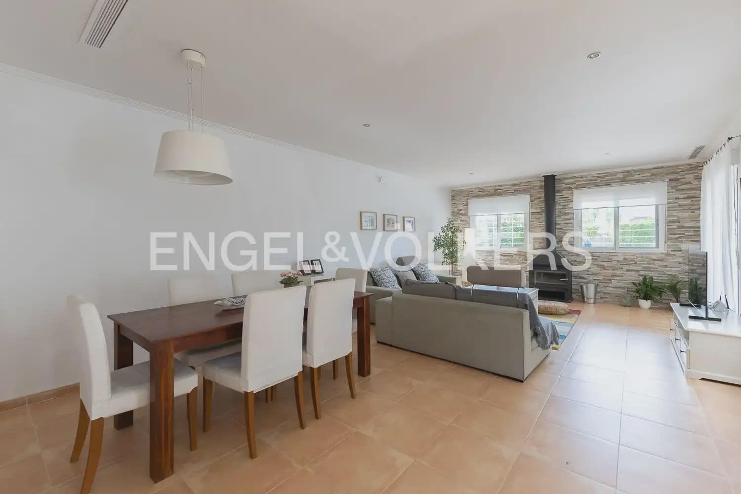 3 bedroom Villa for rent in Olocau with pool garage - € 1,850 (Ref: 9898114)