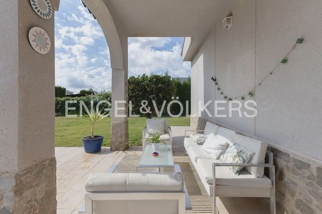 3 bedroom Villa for rent in Olocau with pool garage - € 1,850 (Ref: 9898114)