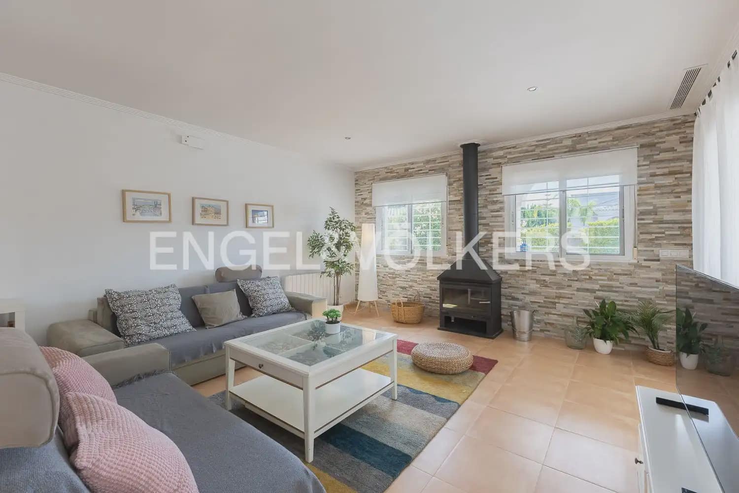 3 bedroom Villa for rent in Olocau with pool garage - € 1,850 (Ref: 9898114)