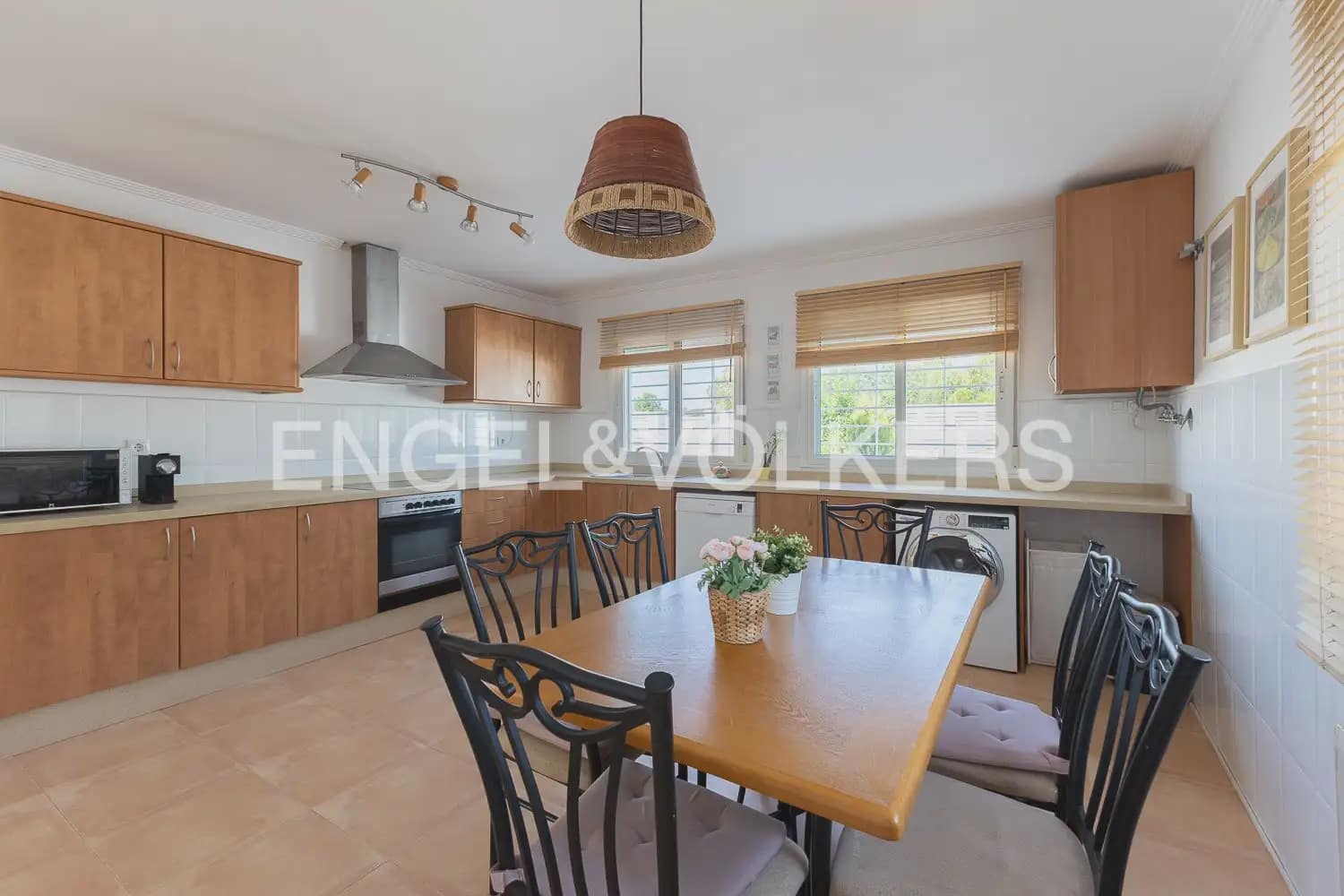 3 bedroom Villa for rent in Olocau with pool garage - € 1,850 (Ref: 9898114)