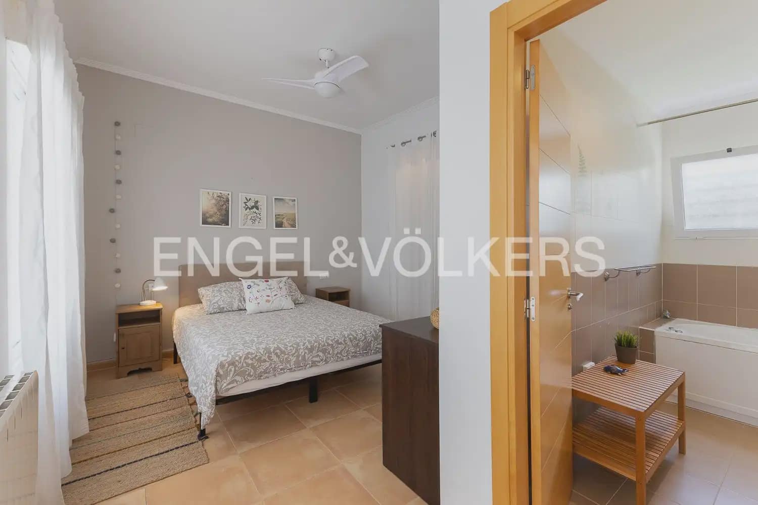 3 bedroom Villa for rent in Olocau with pool garage - € 1,850 (Ref: 9898114)