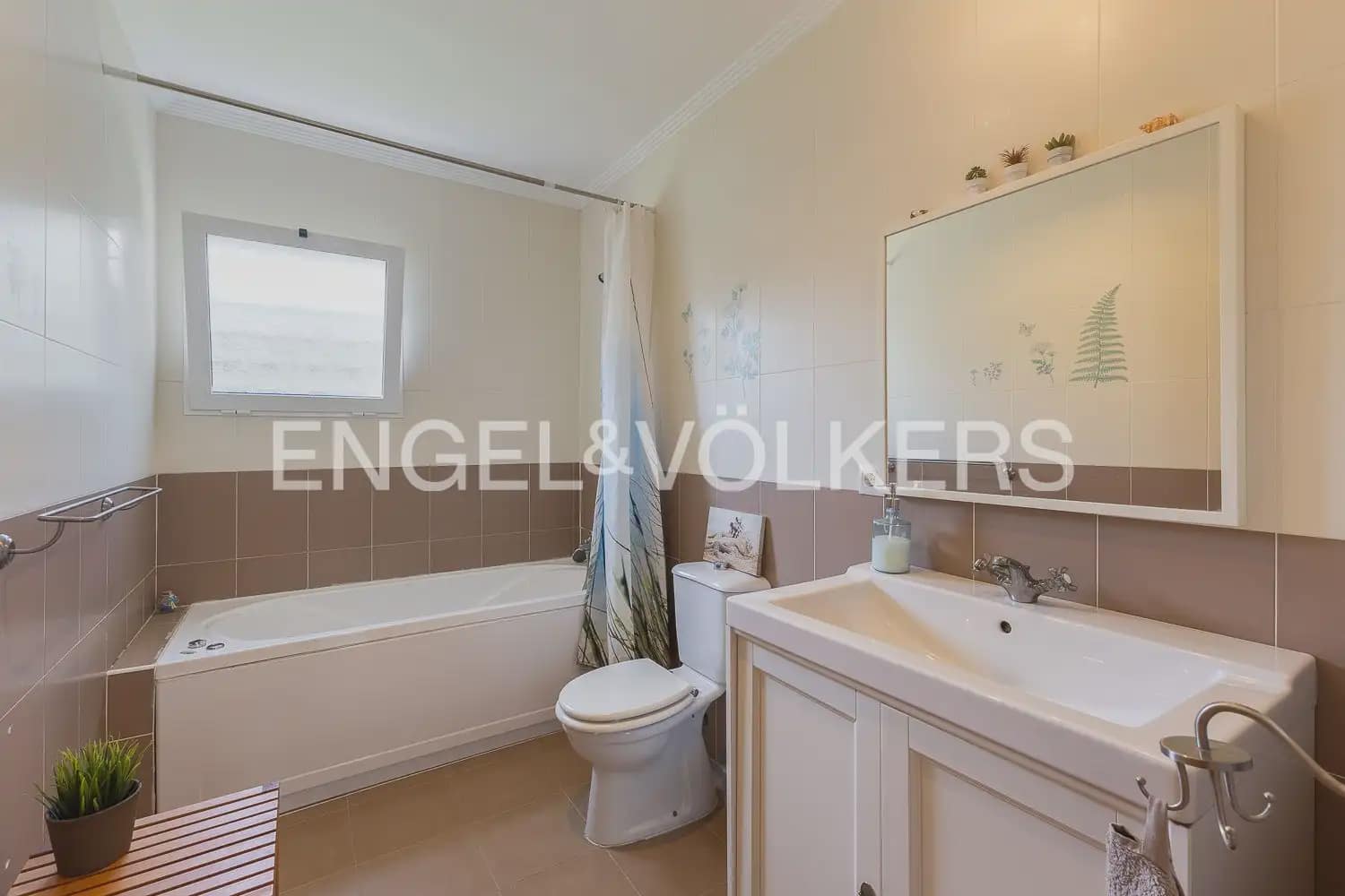 3 bedroom Villa for rent in Olocau with pool garage - € 1,850 (Ref: 9898114)