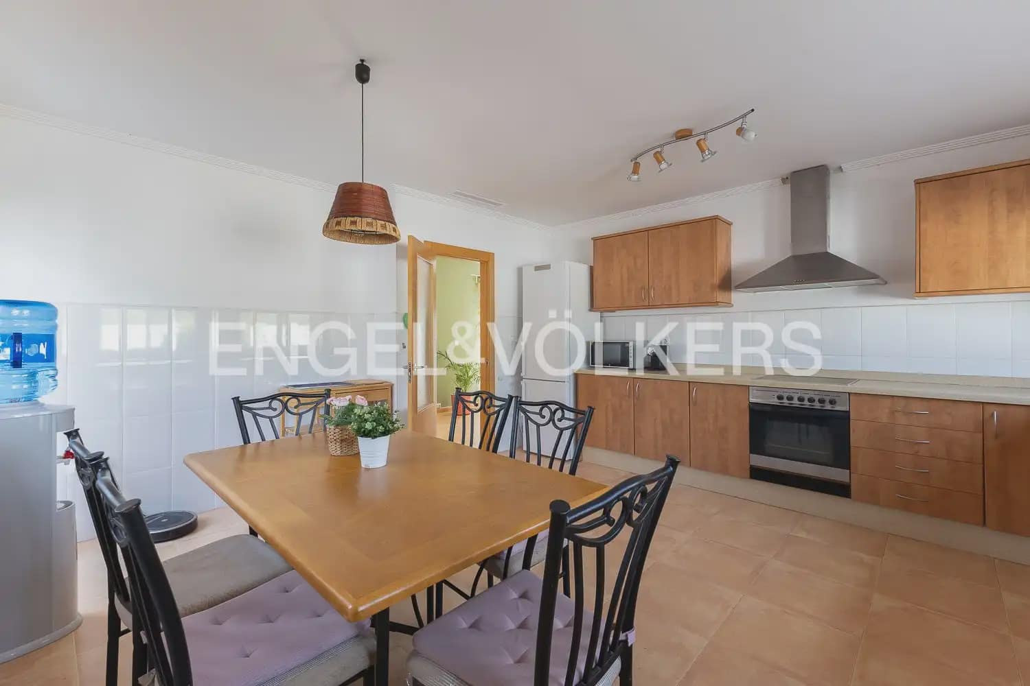 3 bedroom Villa for rent in Olocau with pool garage - € 1,850 (Ref: 9898114)