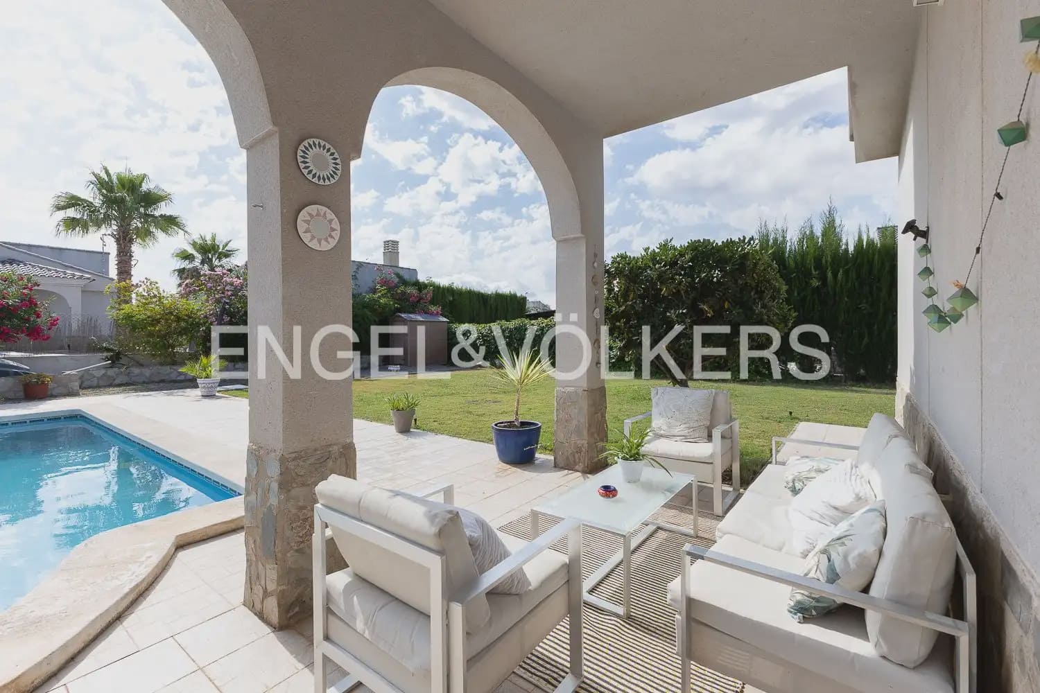 3 bedroom Villa for rent in Olocau with pool garage - € 1,850 (Ref: 9898114)