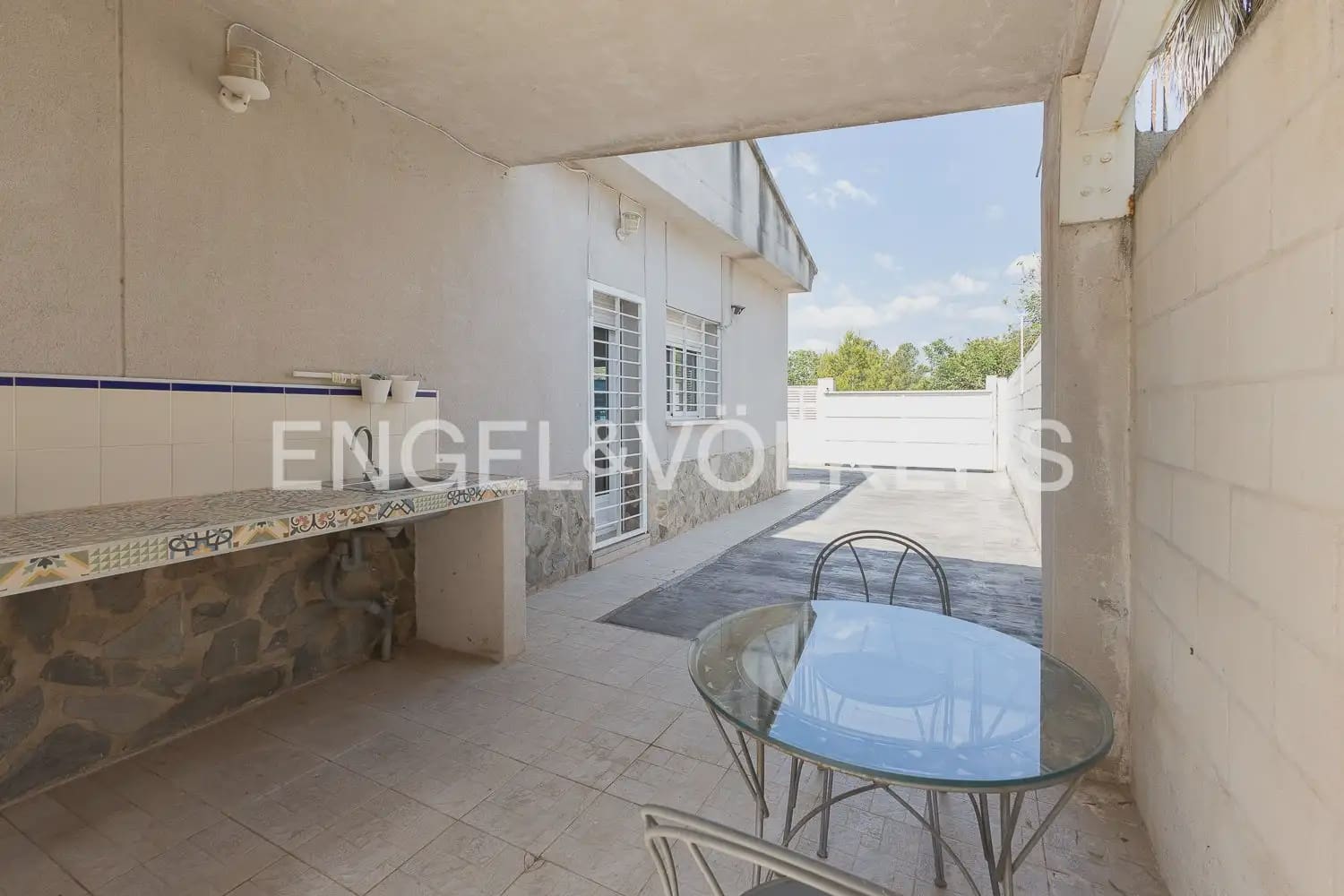 3 bedroom Villa for rent in Olocau with pool garage - € 1,850 (Ref: 9898114)