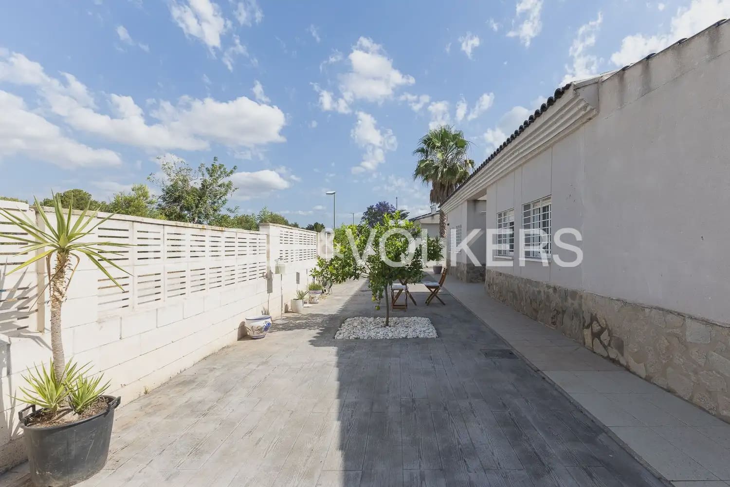 3 bedroom Villa for rent in Olocau with pool garage - € 1,850 (Ref: 9898114)