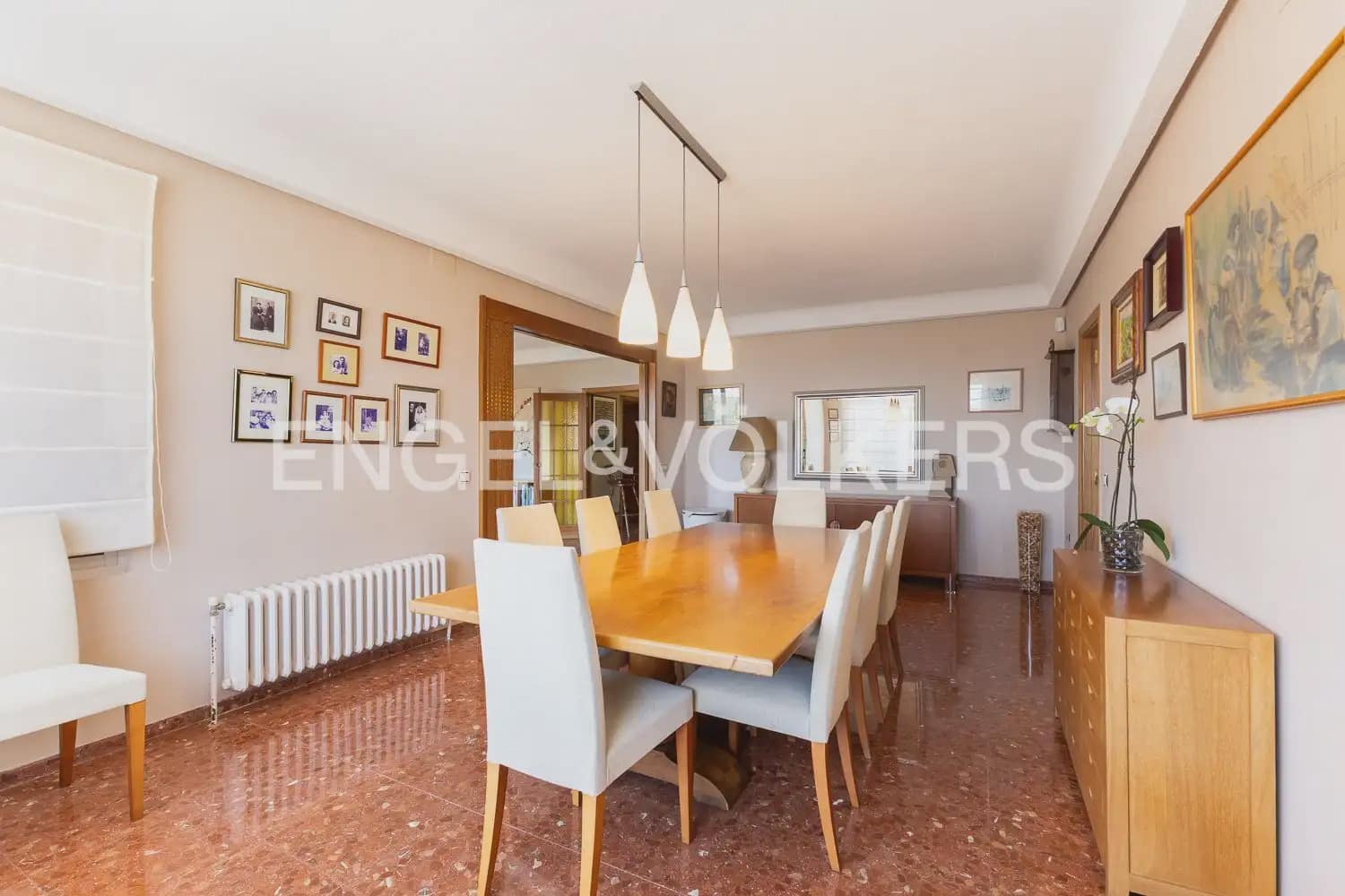 5 soveværelse Villa til salg i Chiva med garage - € 720.000 (Ref: 9898115)