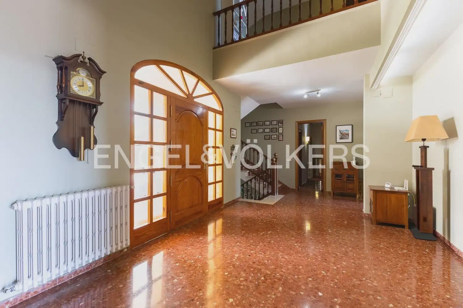 5 soveværelse Villa til salg i Chiva med garage - € 720.000 (Ref: 9898115)