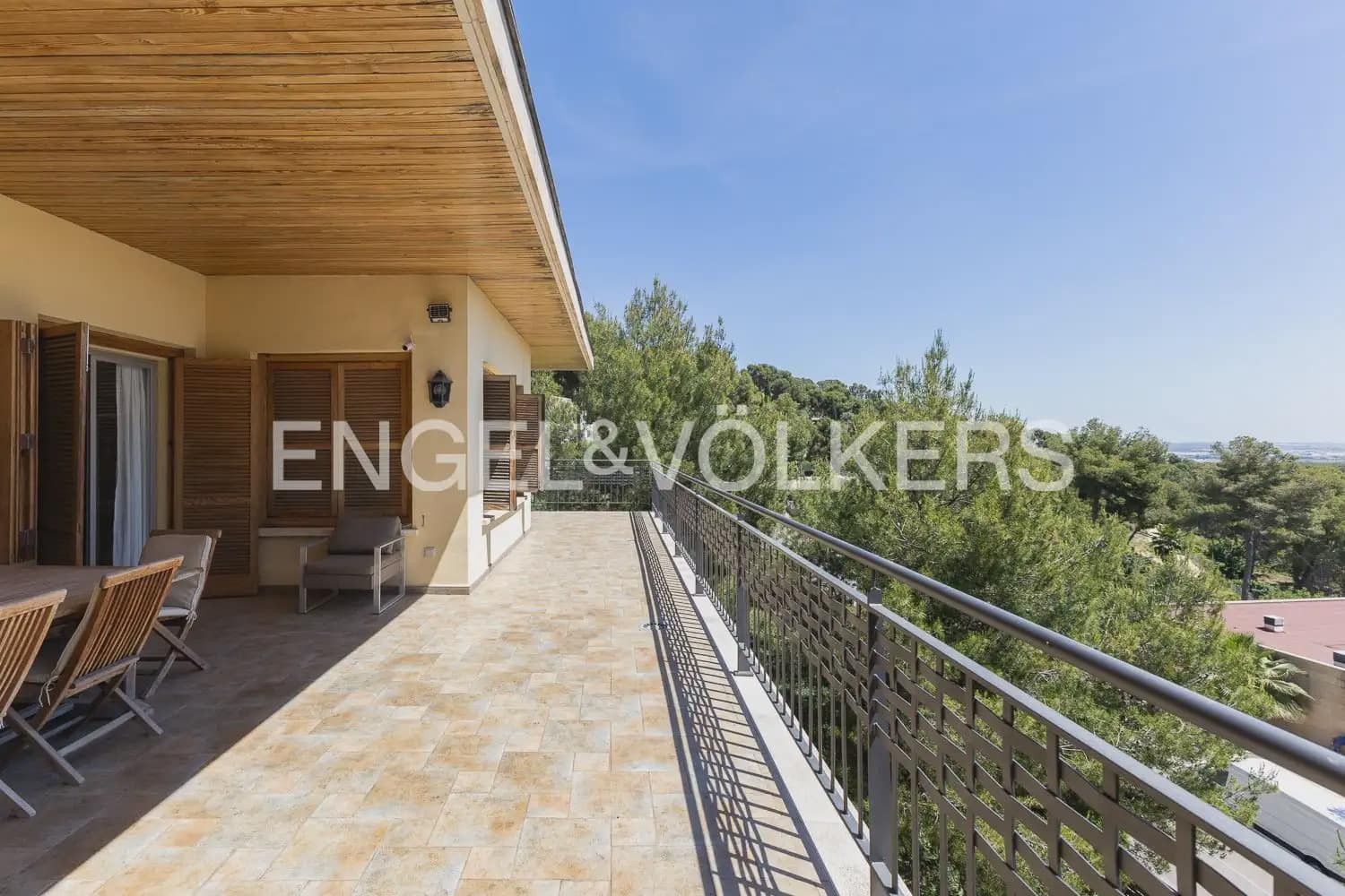 5 soveværelse Villa til salg i Chiva med garage - € 720.000 (Ref: 9898115)