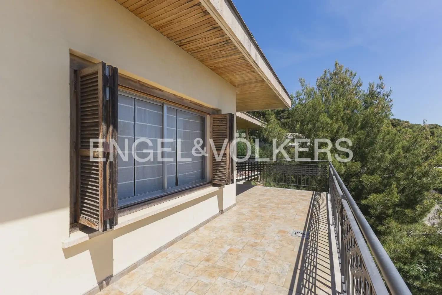 5 soveværelse Villa til salg i Chiva med garage - € 720.000 (Ref: 9898115)