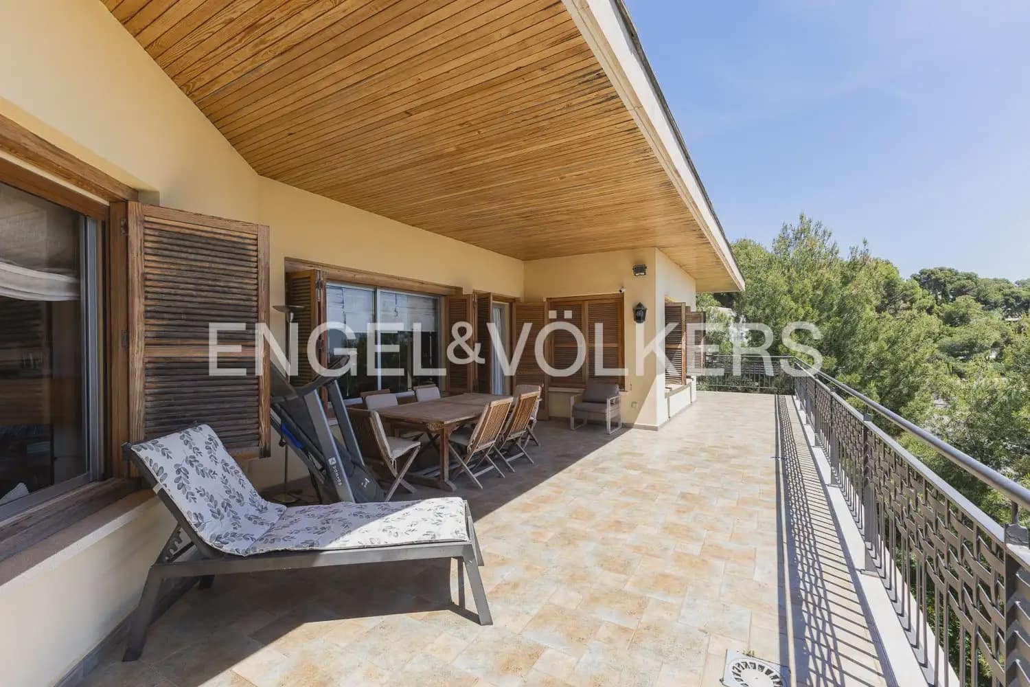 5 soveværelse Villa til salg i Chiva med garage - € 720.000 (Ref: 9898115)