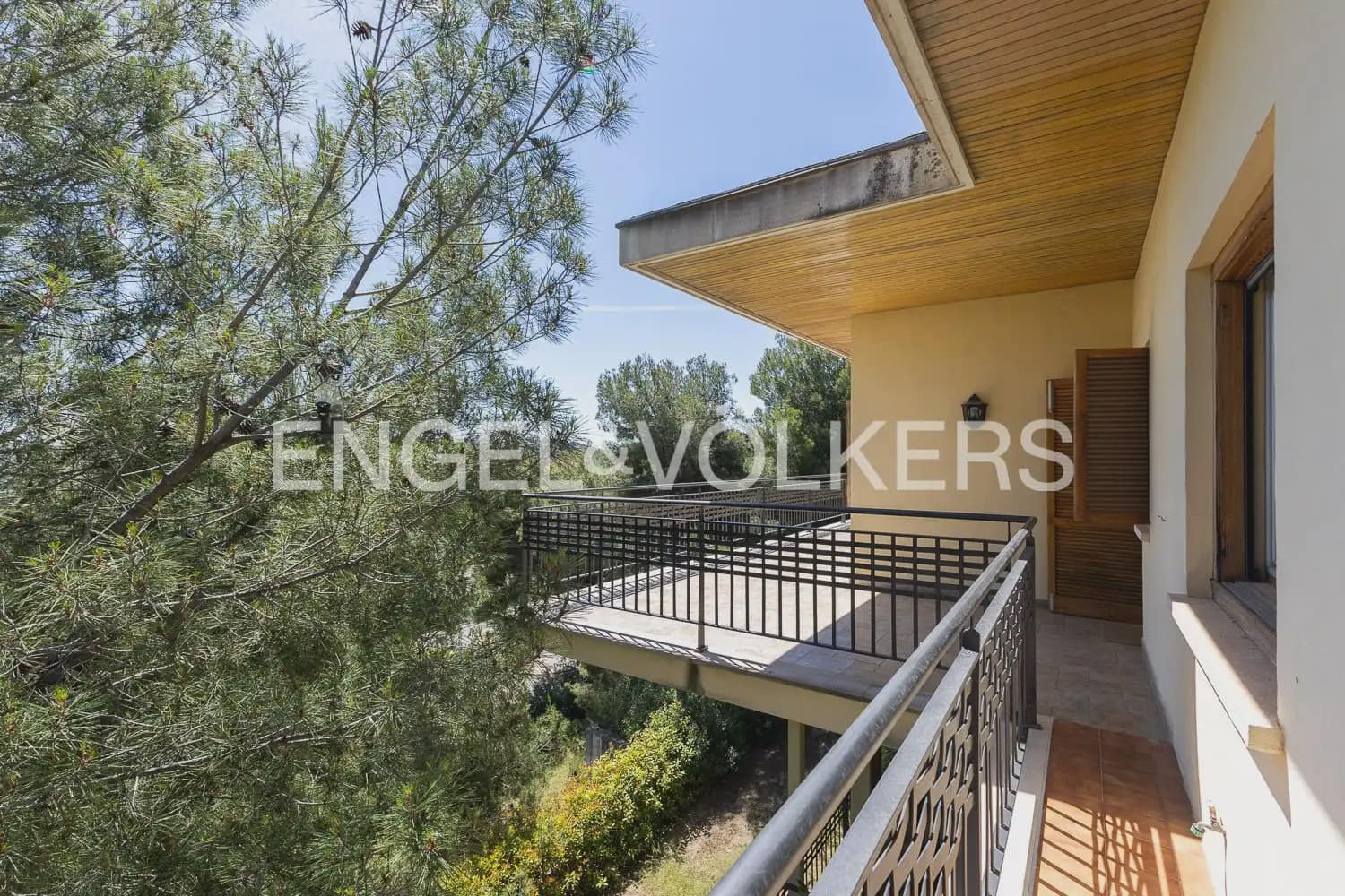 5 soveværelse Villa til salg i Chiva med garage - € 720.000 (Ref: 9898115)