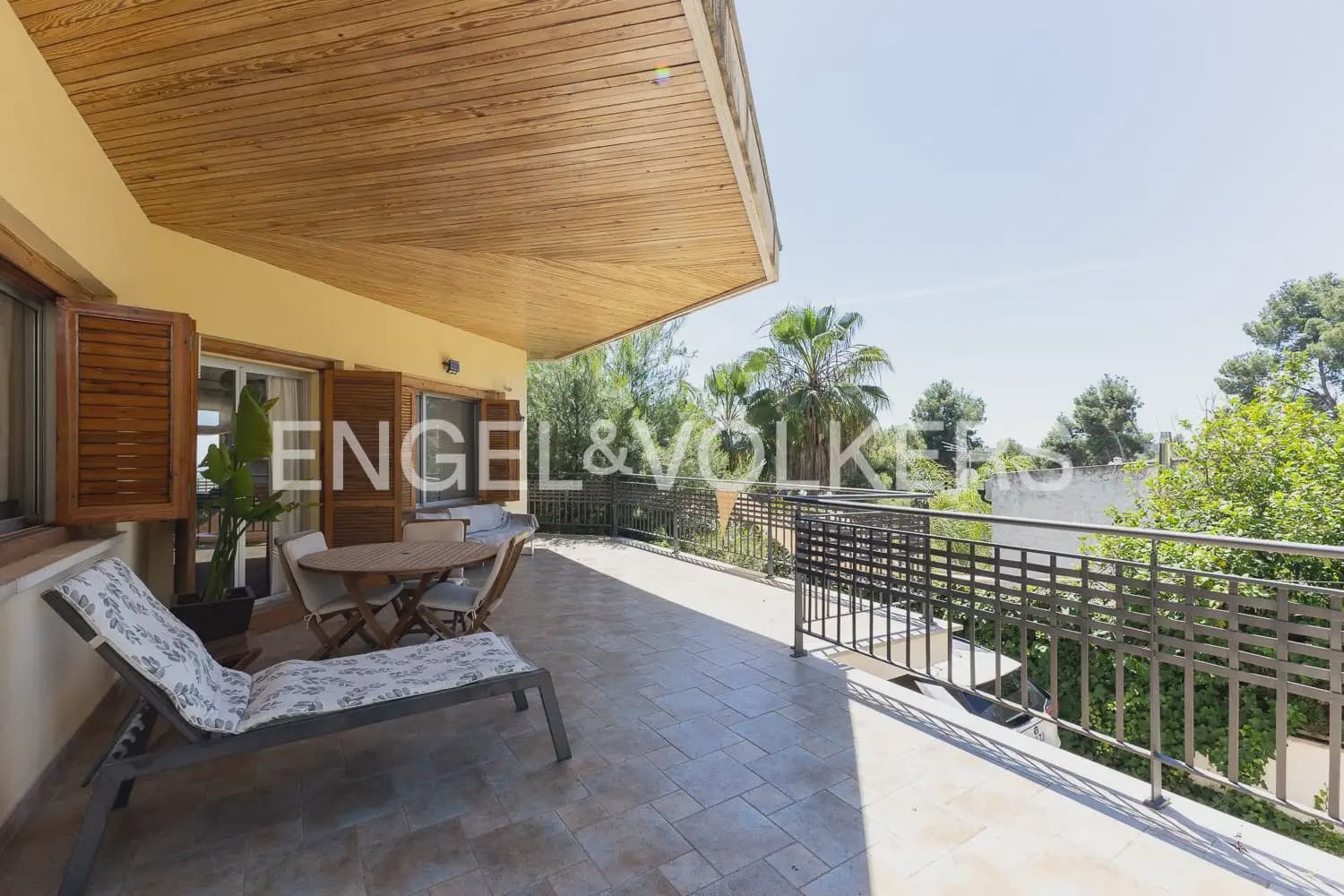5 soveværelse Villa til salg i Chiva med garage - € 720.000 (Ref: 9898115)