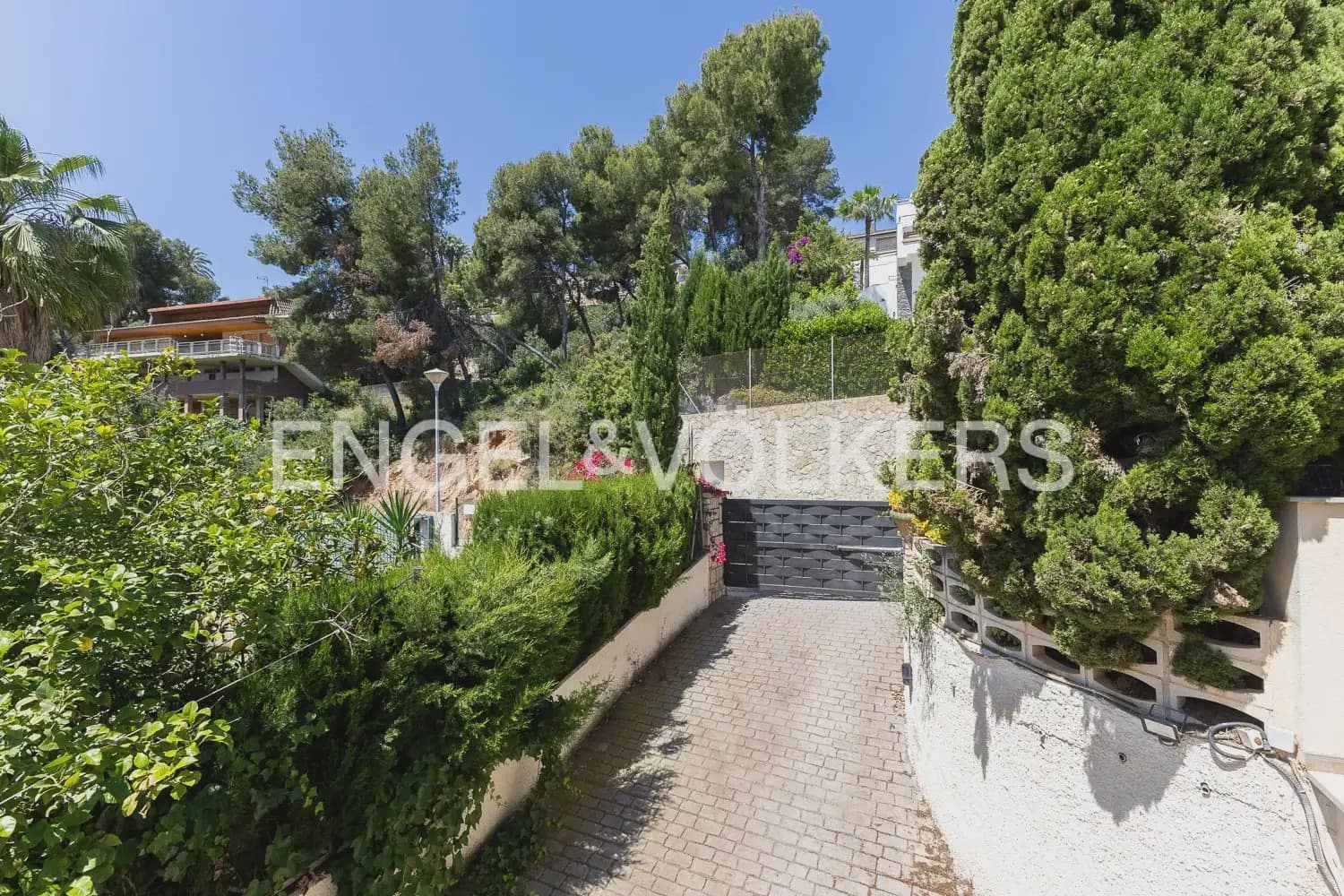 5 soveværelse Villa til salg i Chiva med garage - € 720.000 (Ref: 9898115)
