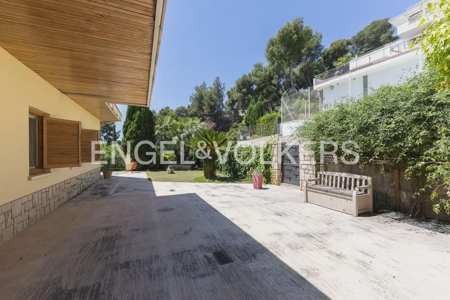 5 soveværelse Villa til salg i Chiva med garage - € 720.000 (Ref: 9898115)