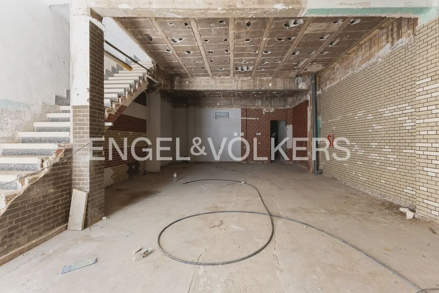 5 soverom Hus til salgs i Valencia by med svømmebasseng garasje - € 530 000 (Ref: 9898116)