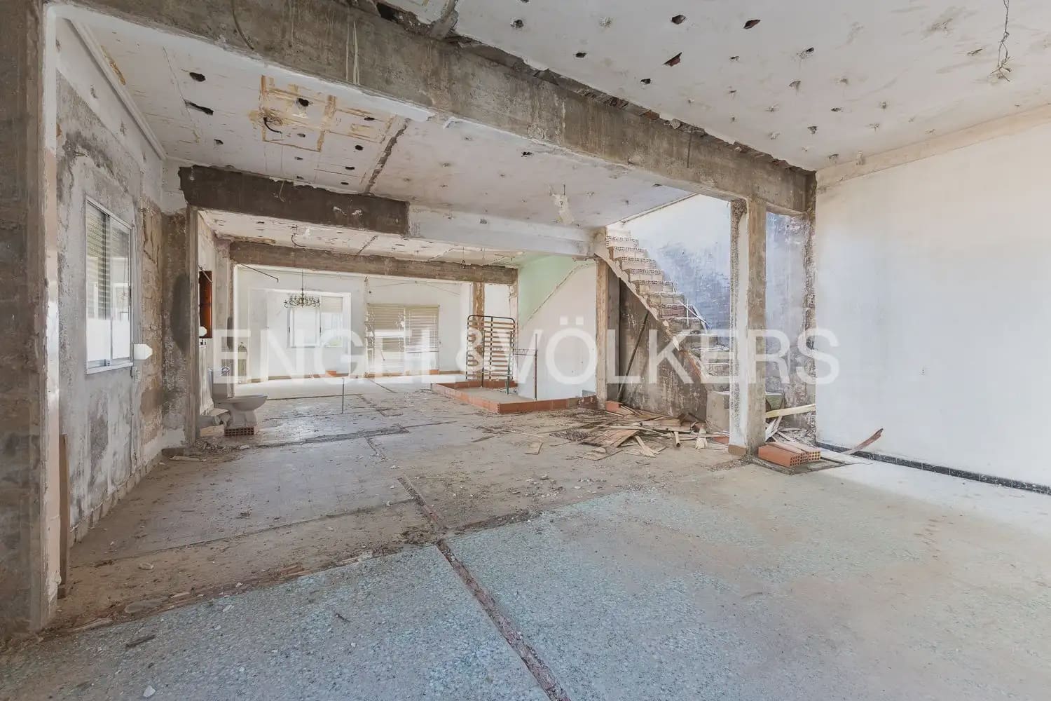 5 soverom Hus til salgs i Valencia by med svømmebasseng garasje - € 530 000 (Ref: 9898116)