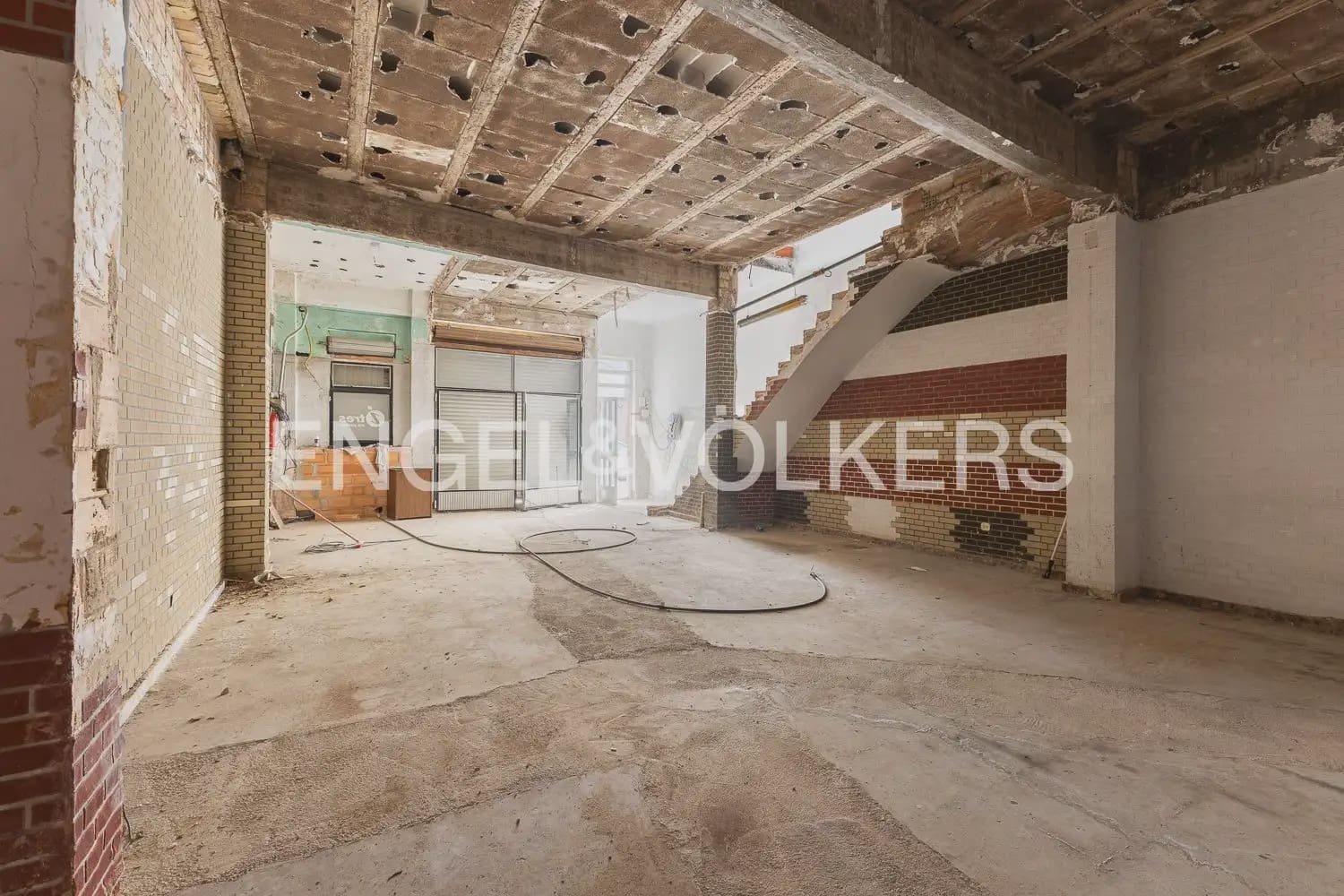 5 soverom Hus til salgs i Valencia by med svømmebasseng garasje - € 530 000 (Ref: 9898116)