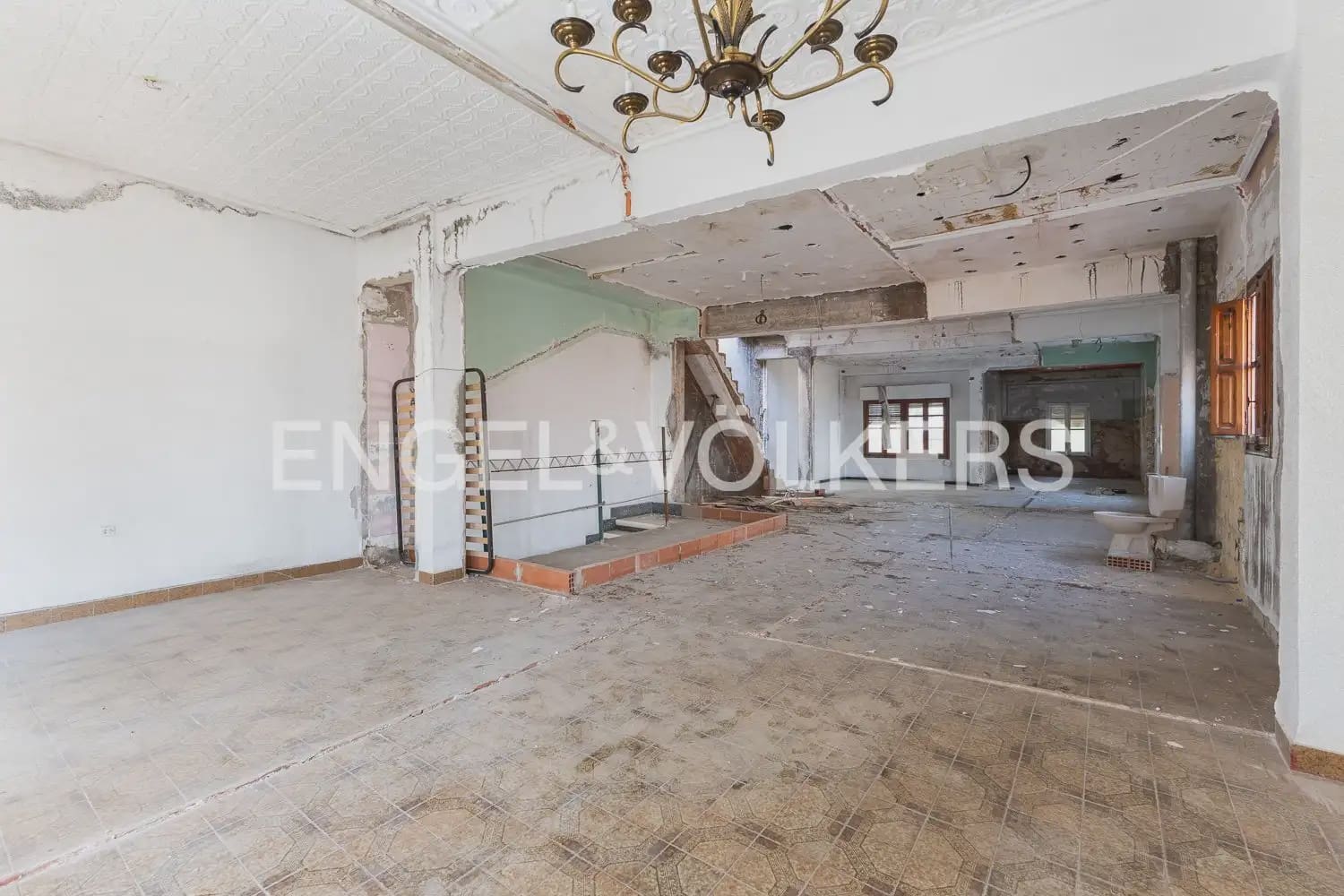 5 soverom Hus til salgs i Valencia by med svømmebasseng garasje - € 530 000 (Ref: 9898116)