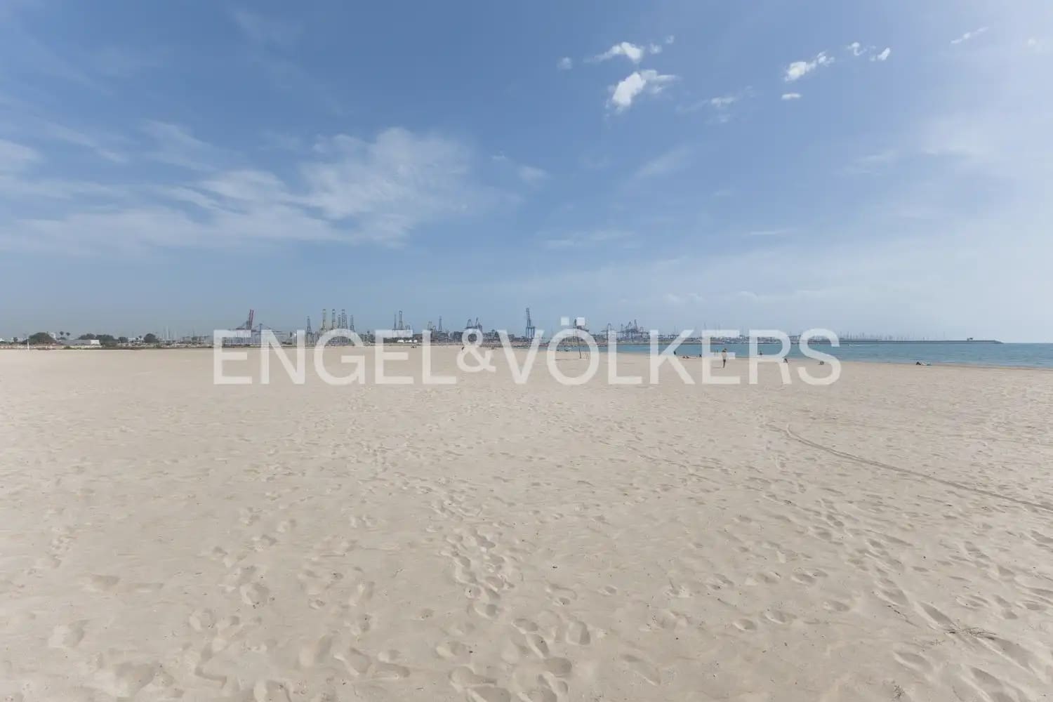 5 soverom Hus til salgs i Valencia by med svømmebasseng garasje - € 530 000 (Ref: 9898116)