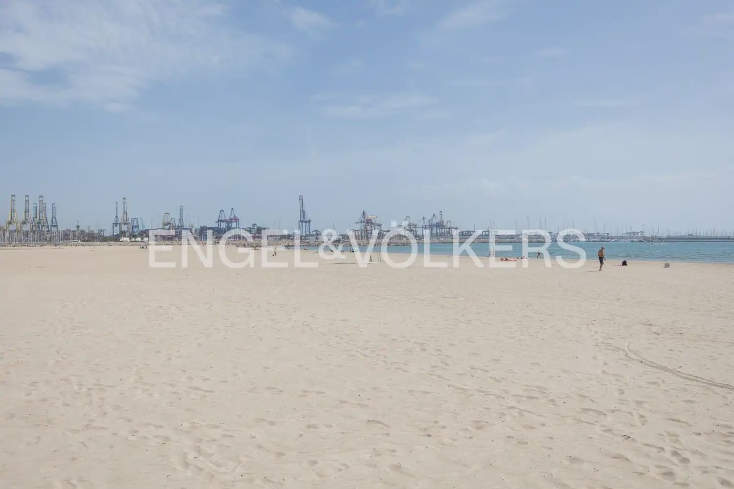 5 soverom Hus til salgs i Valencia by med svømmebasseng garasje - € 530 000 (Ref: 9898116)