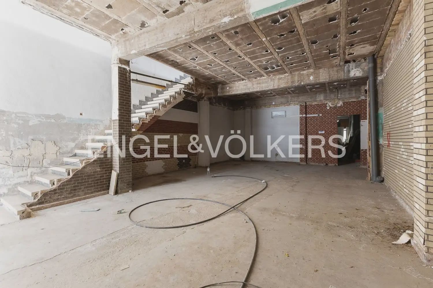 5 soverom Hus til salgs i Valencia by med svømmebasseng garasje - € 530 000 (Ref: 9898116)