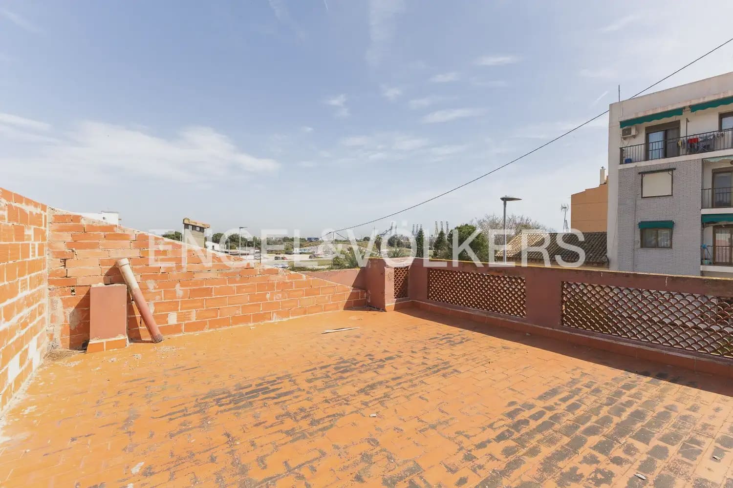 5 soverom Hus til salgs i Valencia by med svømmebasseng garasje - € 530 000 (Ref: 9898116)