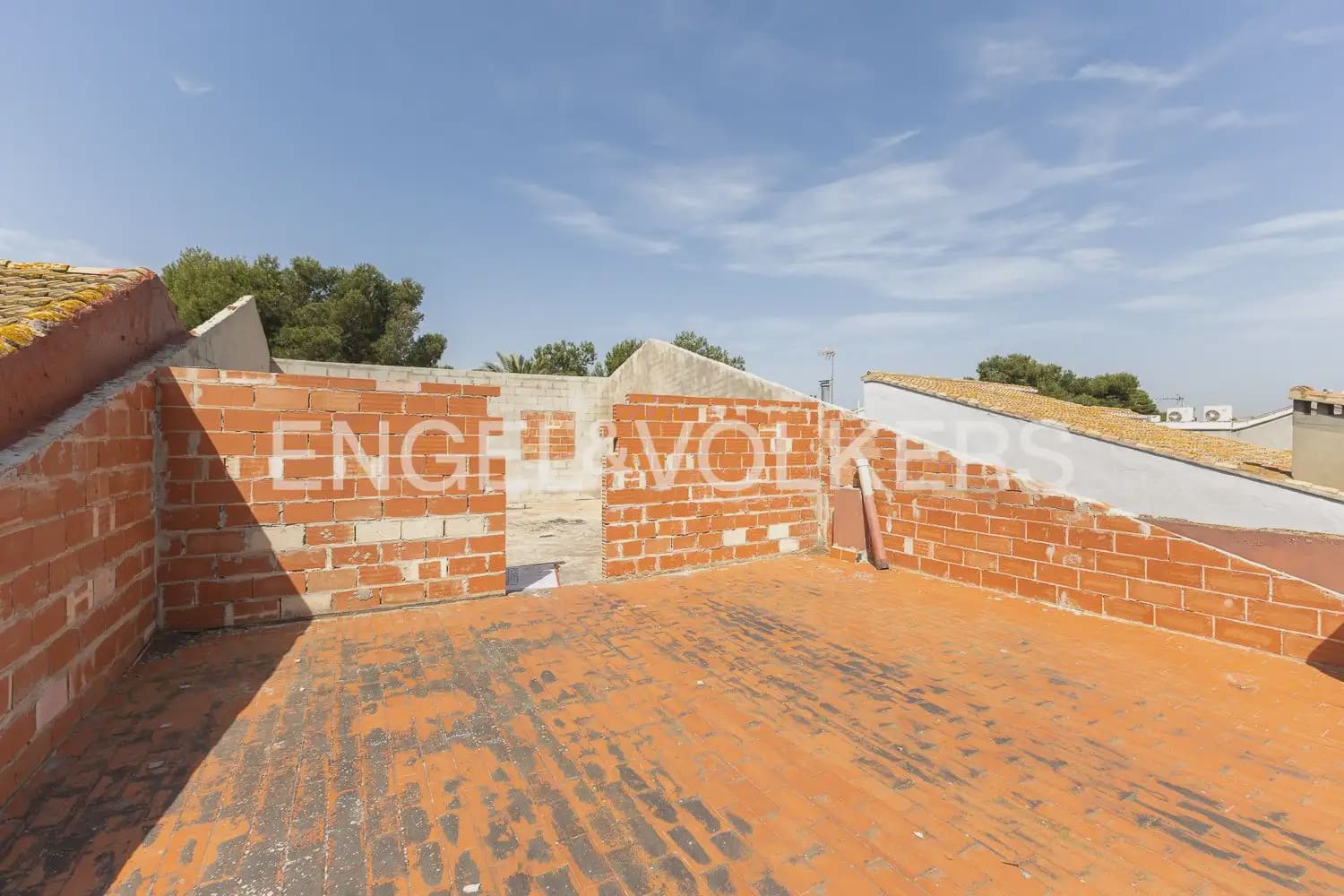 5 soverom Hus til salgs i Valencia by med svømmebasseng garasje - € 530 000 (Ref: 9898116)