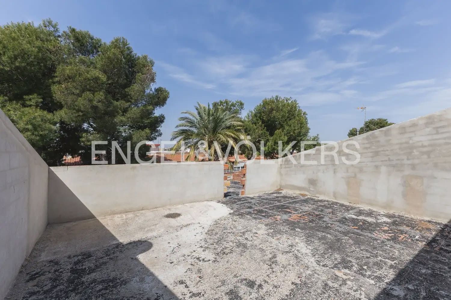 5 soverom Hus til salgs i Valencia by med svømmebasseng garasje - € 530 000 (Ref: 9898116)