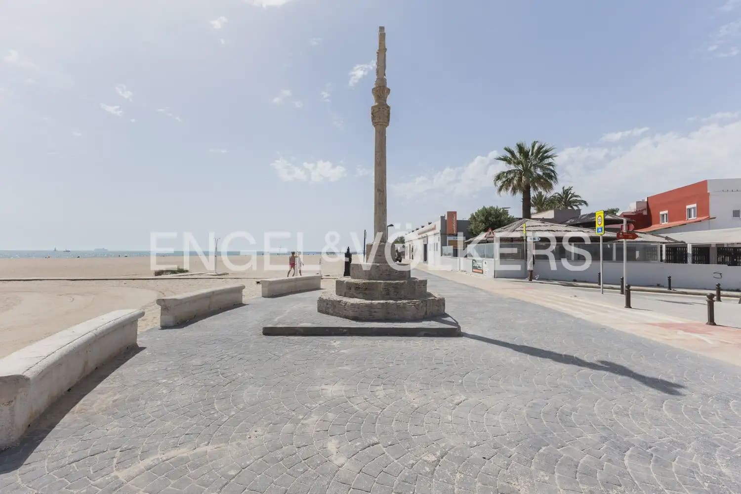 5 soverom Hus til salgs i Valencia by med svømmebasseng garasje - € 530 000 (Ref: 9898116)