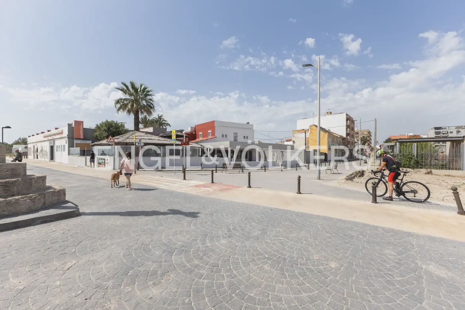 5 soverom Hus til salgs i Valencia by med svømmebasseng garasje - € 530 000 (Ref: 9898116)