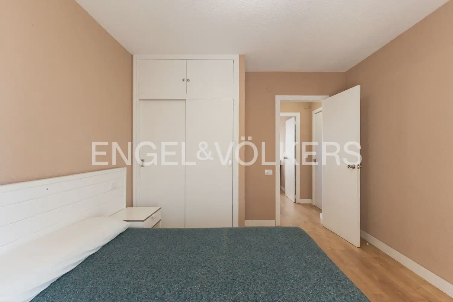 3 Zimmer Gewerbe zu verkaufen in Oropesa  - 1.400.000 € (Ref: 9898117)