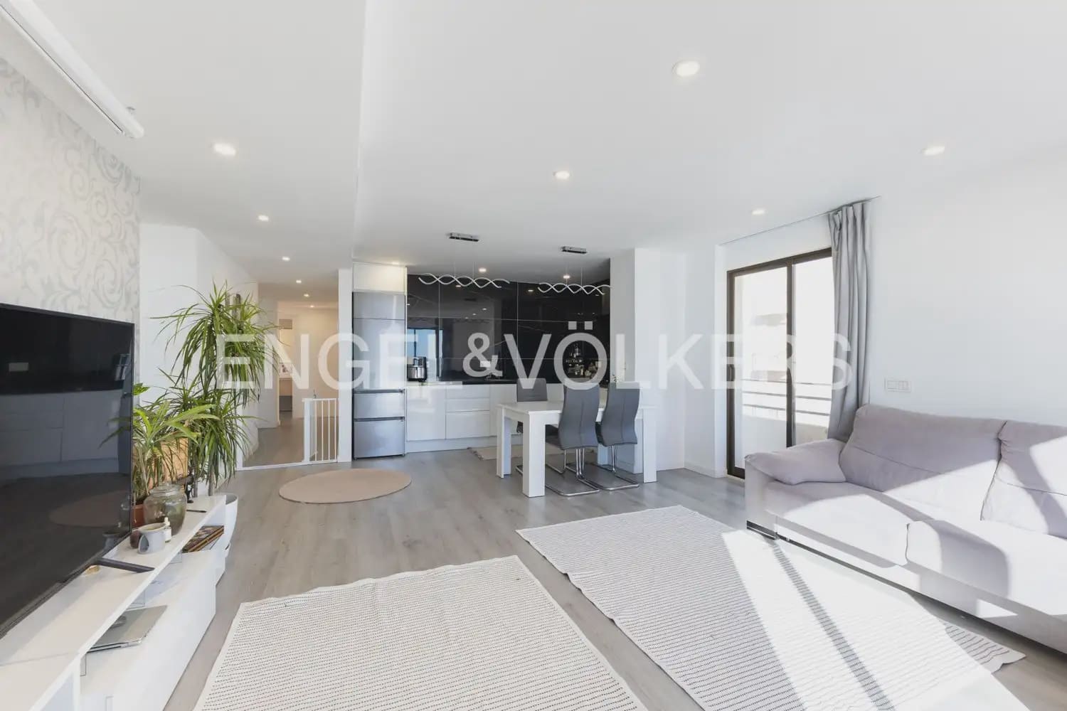 3 Zimmer Gewerbe zu verkaufen in Oropesa  - 1.400.000 € (Ref: 9898117)