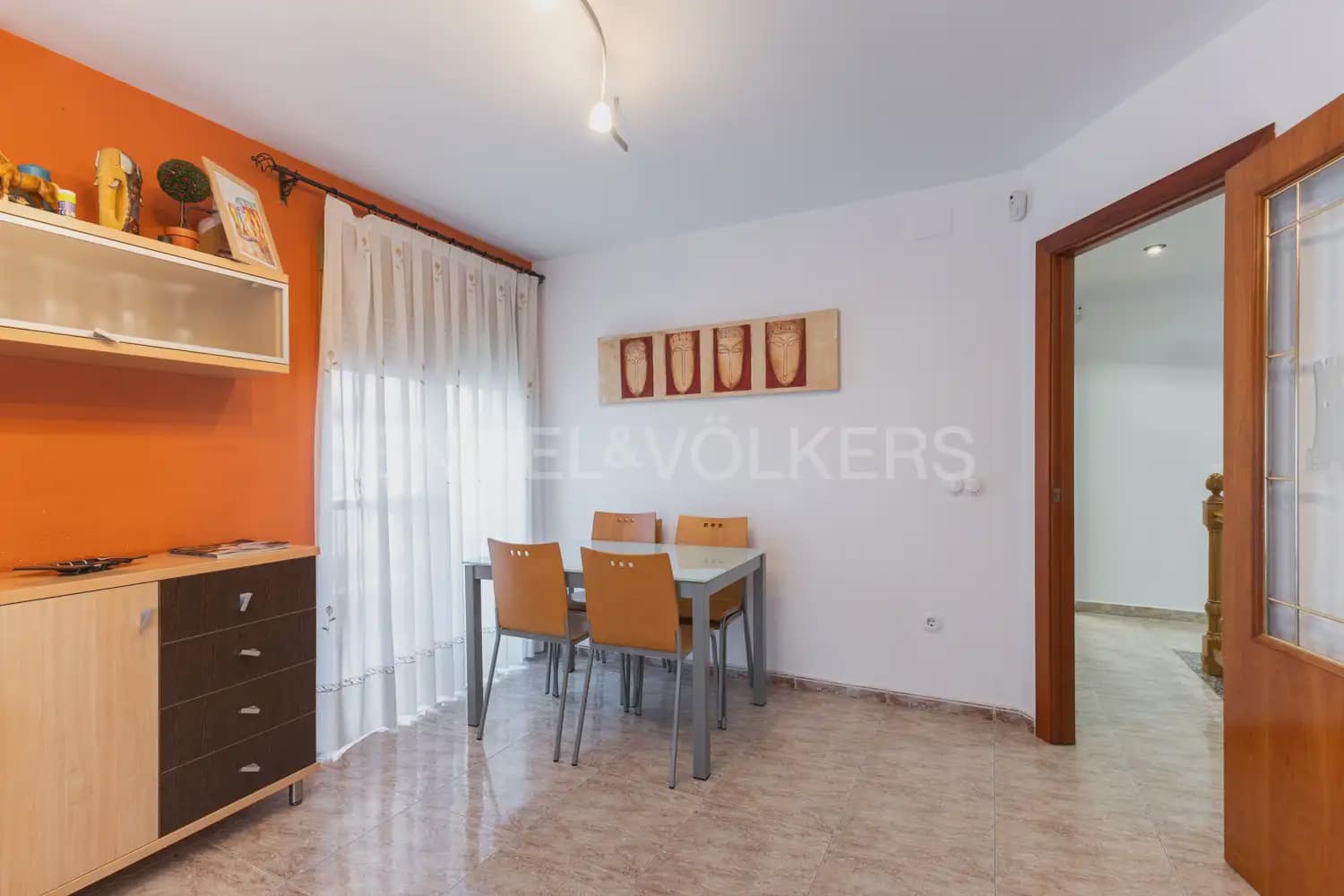 5 bedroom Townhouse for sale in Paterna with garage - € 520,000 (Ref: 9898119)