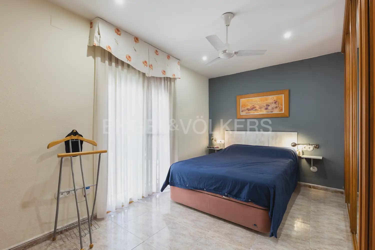 5 bedroom Townhouse for sale in Paterna with garage - € 520,000 (Ref: 9898119)