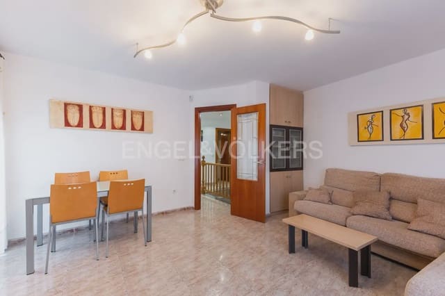 5 bedroom Townhouse for sale in Centro Ciudad, Paterna with garage - € 520,000 (Ref: 9898119)
