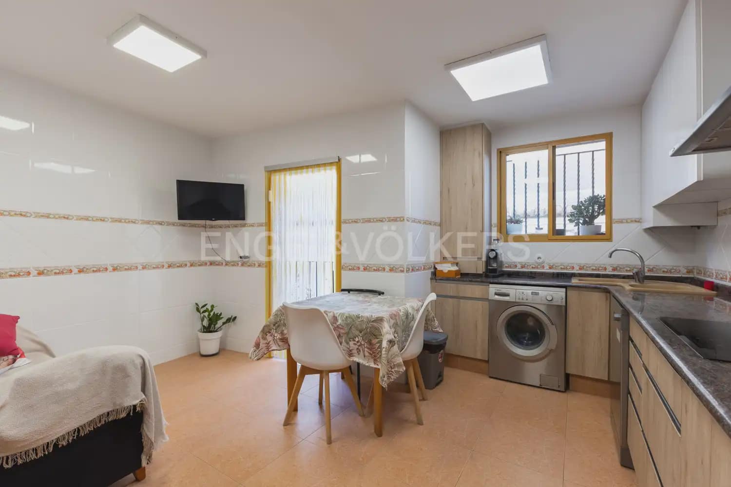 5 bedroom Townhouse for sale in Paterna with garage - € 520,000 (Ref: 9898119)