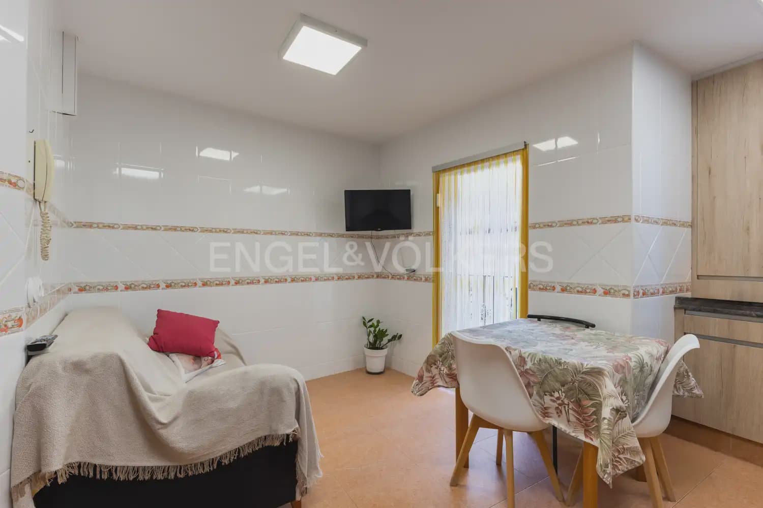 5 bedroom Townhouse for sale in Paterna with garage - € 520,000 (Ref: 9898119)