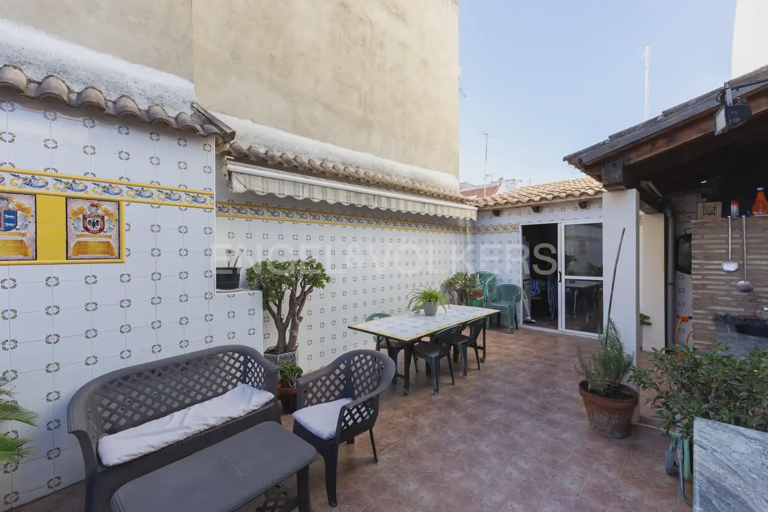 5 bedroom Townhouse for sale in Paterna with garage - € 520,000 (Ref: 9898119)