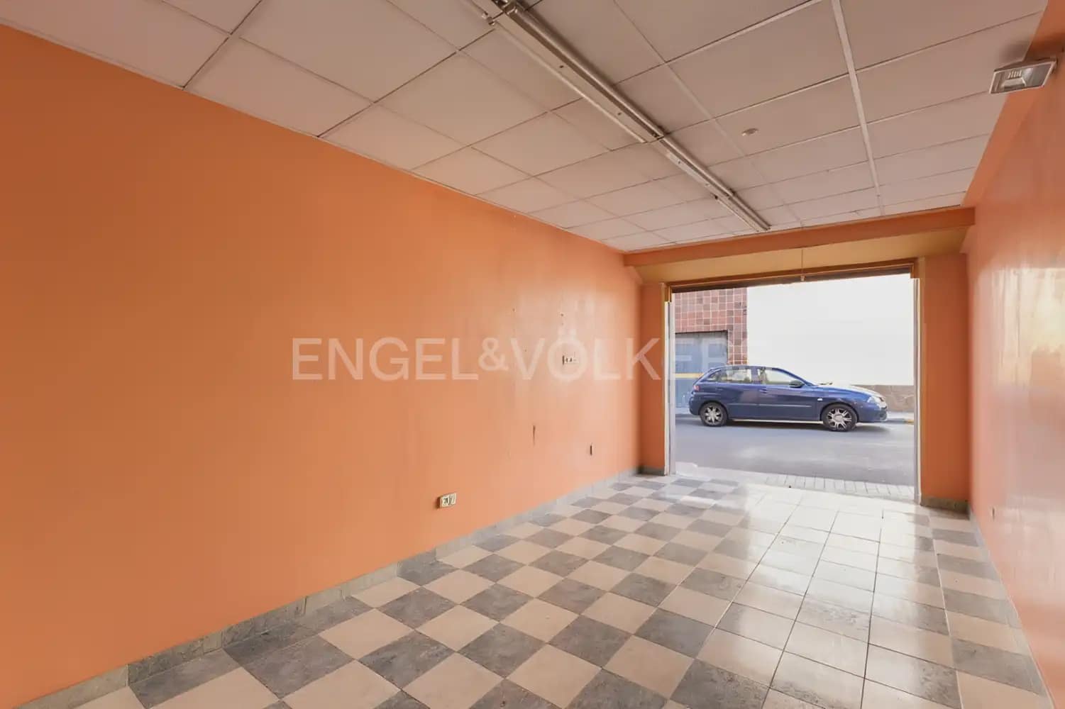 5 bedroom Townhouse for sale in Paterna with garage - € 520,000 (Ref: 9898119)
