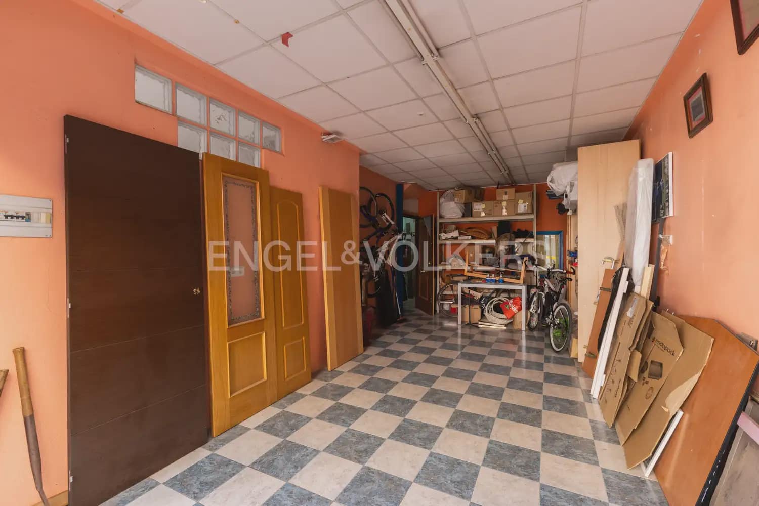 5 bedroom Townhouse for sale in Paterna with garage - € 520,000 (Ref: 9898119)