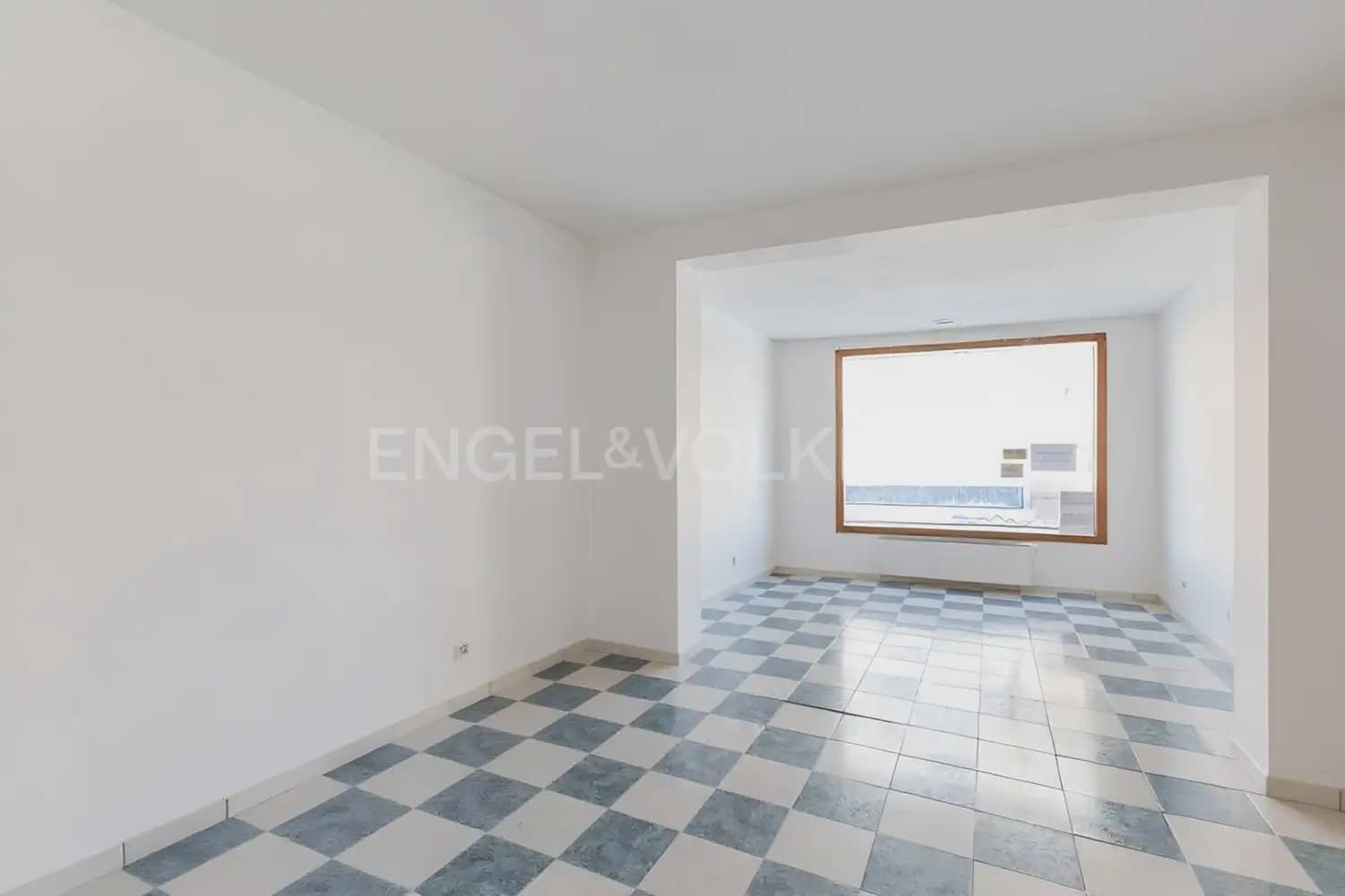 5 bedroom Townhouse for sale in Paterna with garage - € 520,000 (Ref: 9898119)