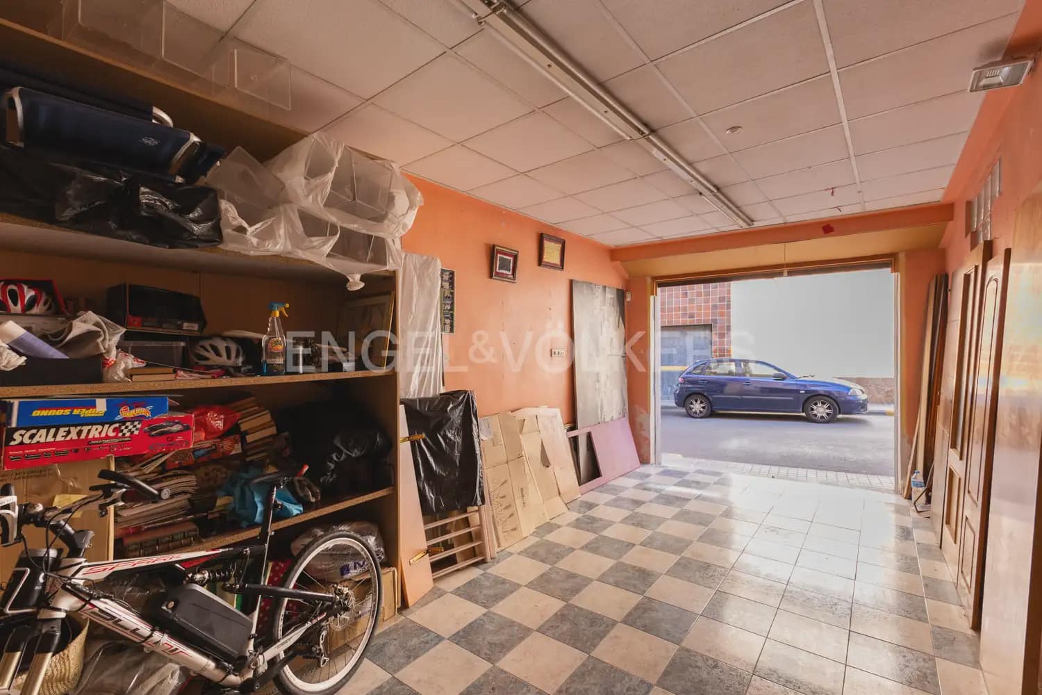 5 bedroom Townhouse for sale in Paterna with garage - € 520,000 (Ref: 9898119)