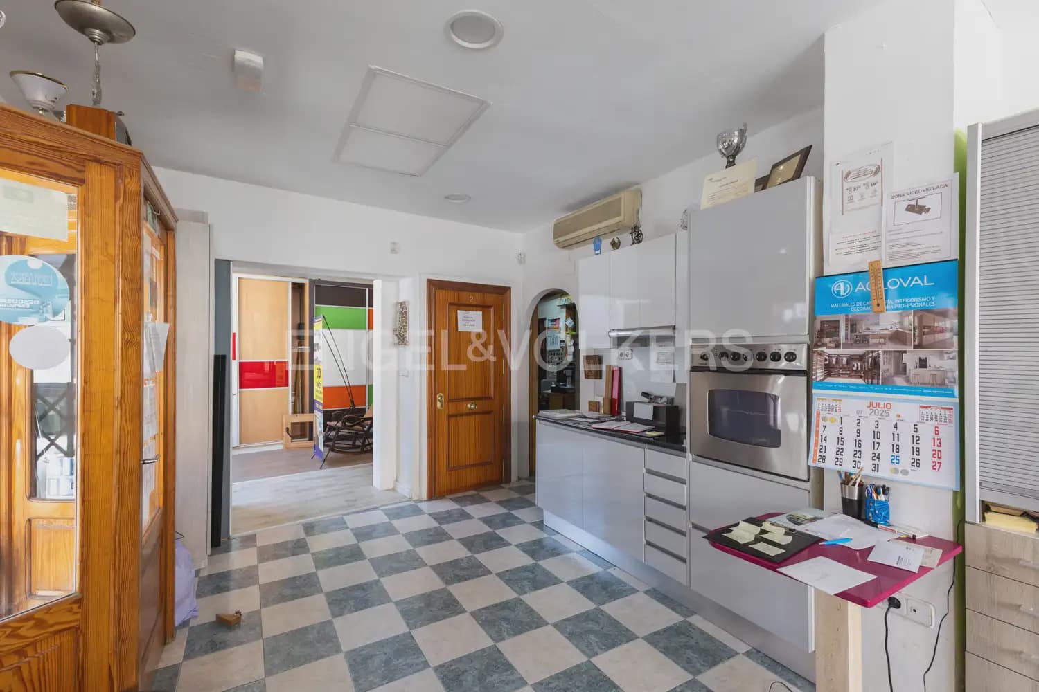 5 bedroom Townhouse for sale in Paterna with garage - € 520,000 (Ref: 9898119)