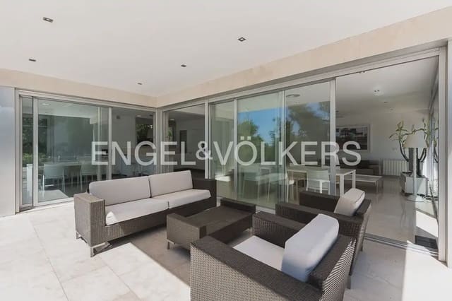 5 soveværelse Villa til leje i Chiva med swimmingpool garage - € 4.500 (Ref: 9898120)